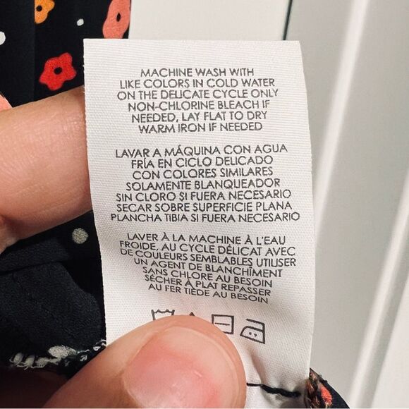 Cabi Women's Cheerful Blouse Sz. Large Floral Print and Striped Cuffs Style 3957 - Picture 10 of 13